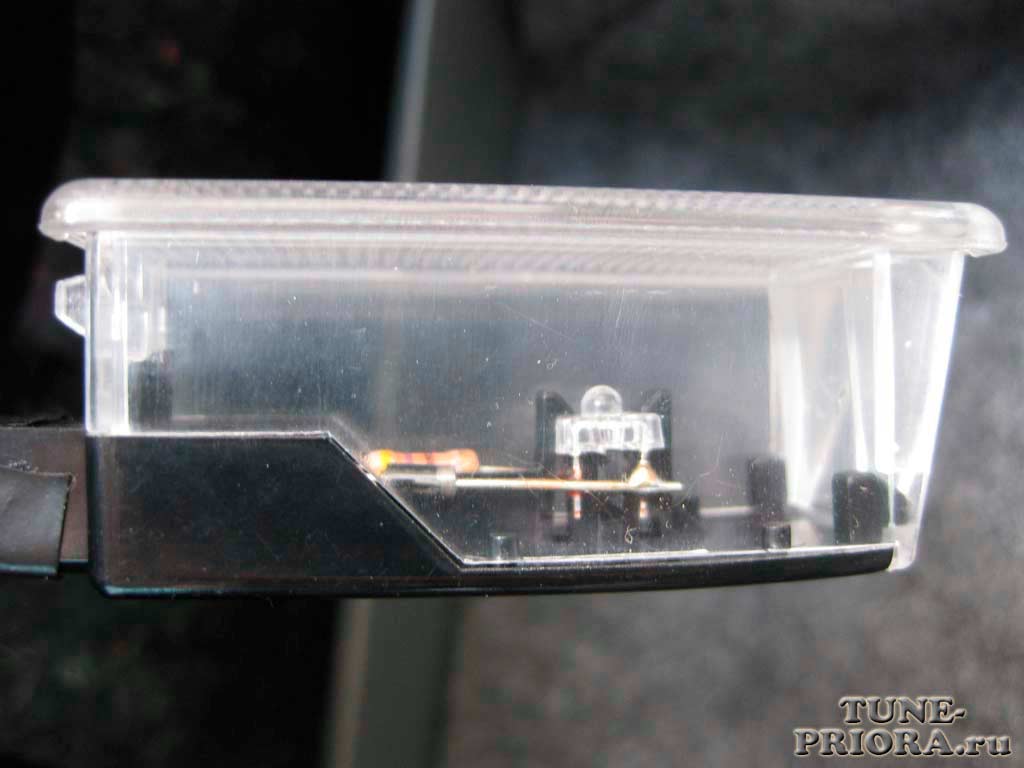 Дополнительный плафон освещения багажника приоры (priora)